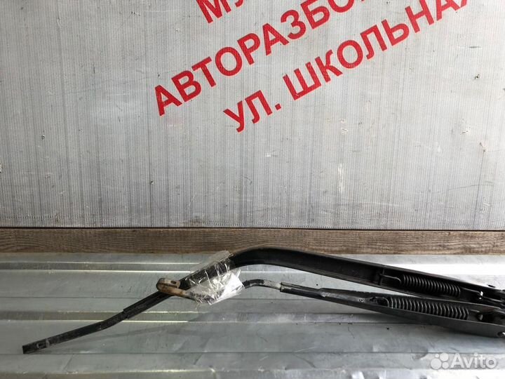 Поводки дворников стеклоочистителей Ланцер 10