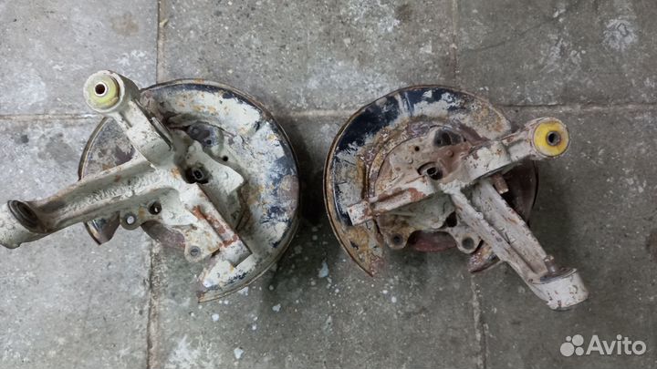 Поворотный кулак задний Toyota Camry С40