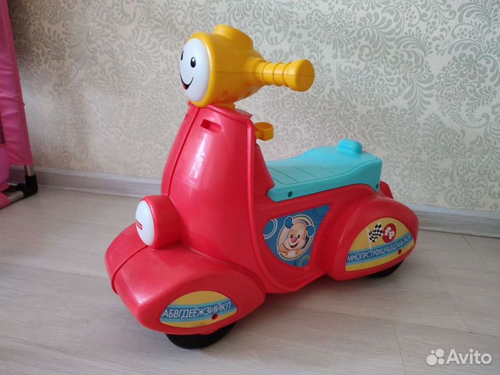 Детская машинка каталка Fisher Price