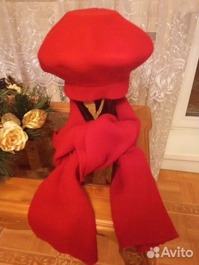 Продается комплект шапка с шарфом