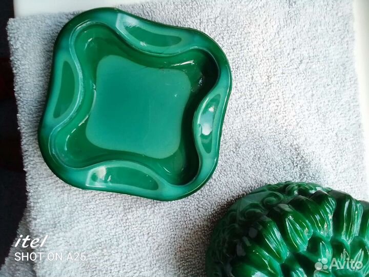 Малахитовая шкатулка и пепельница