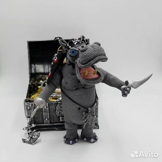 Бегемот пират