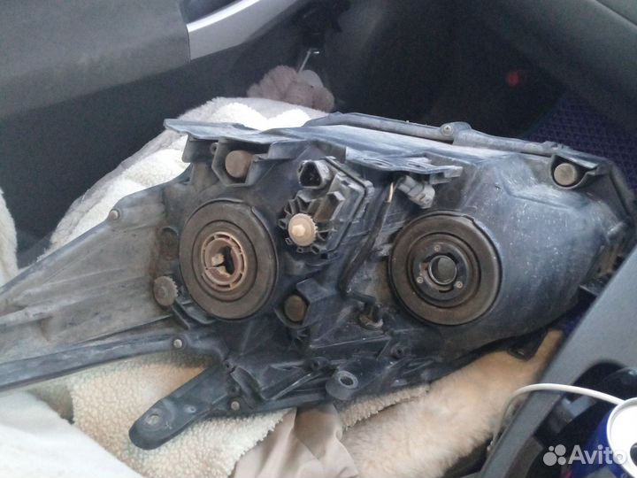 Тойота Приус 30. Фара передняя правая. Б,у