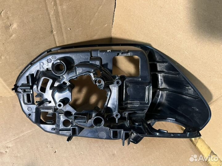Корпус R зеркала Toyota Camry 70
