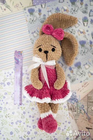 Вязаные игрушки. Зайчик