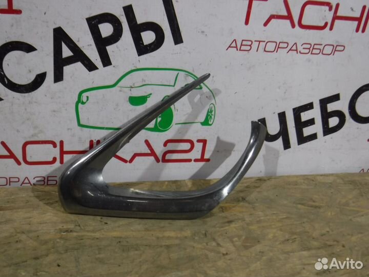 Хром решетки переднего бампера Toyota Camry V55