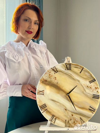 Часы настенные из эпоксидной смолы