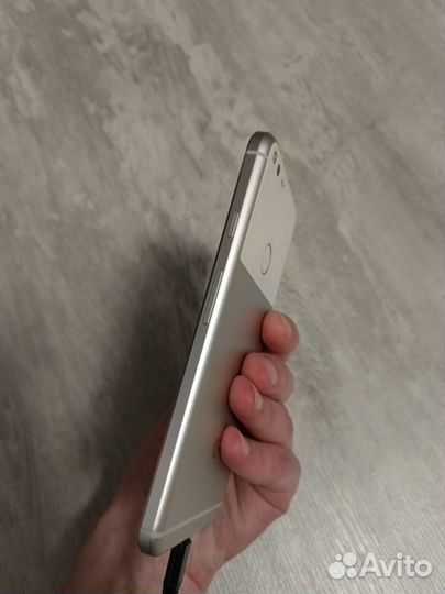 Google Pixel XL, 4/128 ГБ