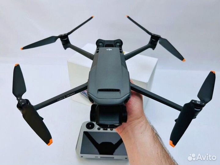 Дрон DJI Mavic 3 Pro (DJI RC) разработанный по современным технологиям