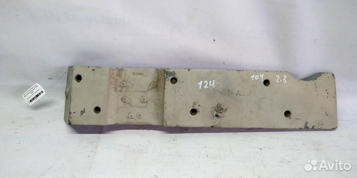 Крышка декоративная mersedesbenz W124 E