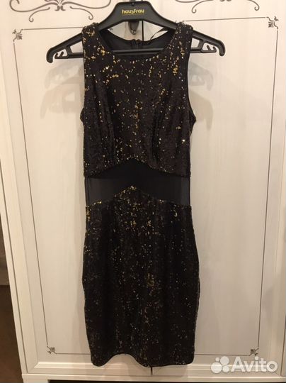 Платье с пайетками Love Republic