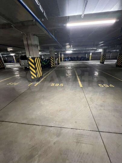 Машиноместо, 14 м²