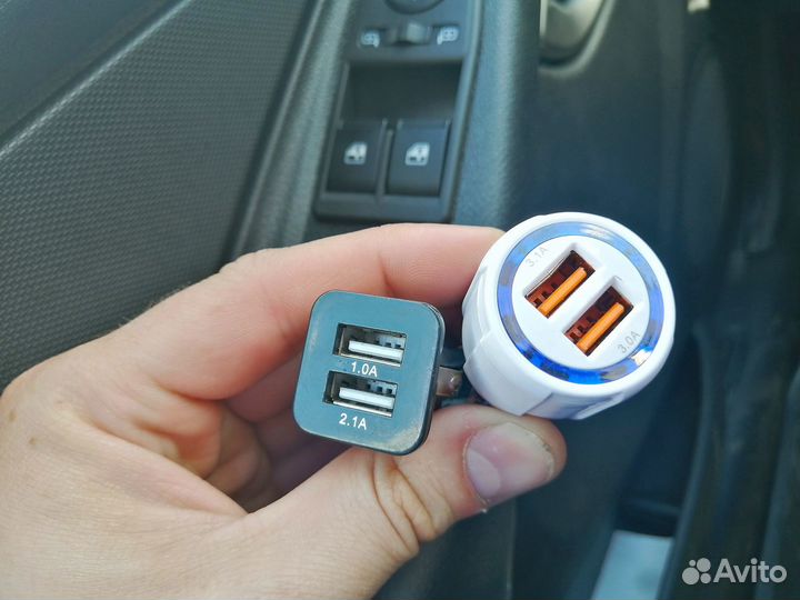 Автомобильная зарядка для устройств