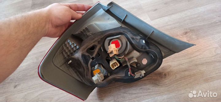 Фонарь задний правый Axio