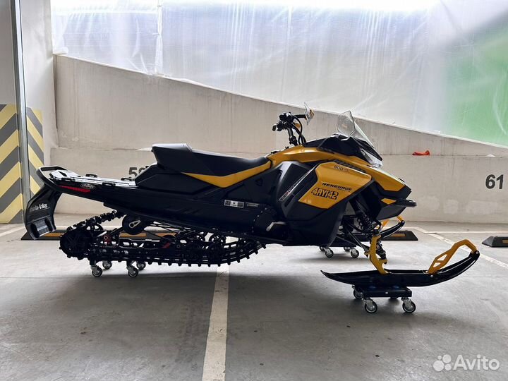 BRP Ski-Doo Renegade Adrenaline 900 ACE Turbo