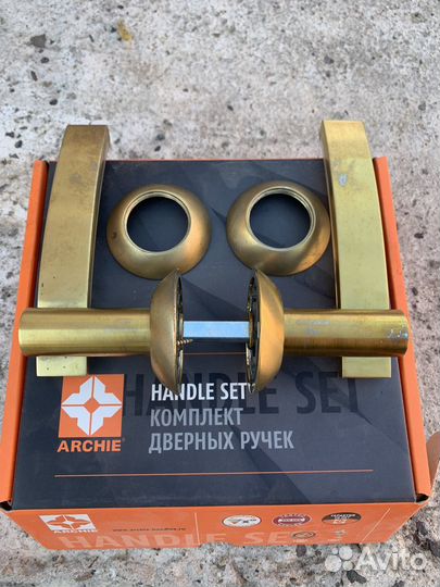 Дверные ручки