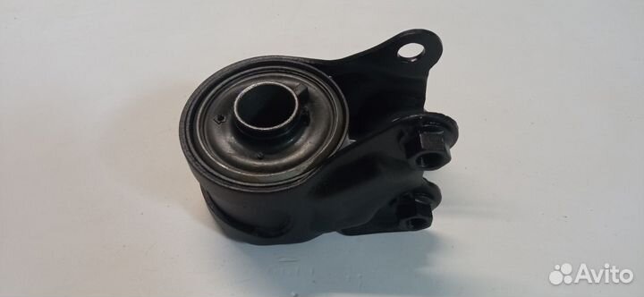 Сайлентблок рычага переднего нижнего левого задний