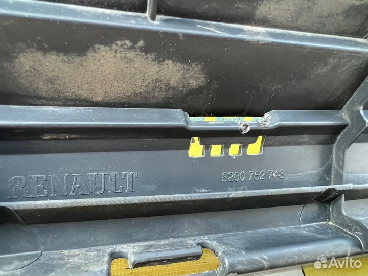 Решетка радиатора Renault Logan 1 8200752748