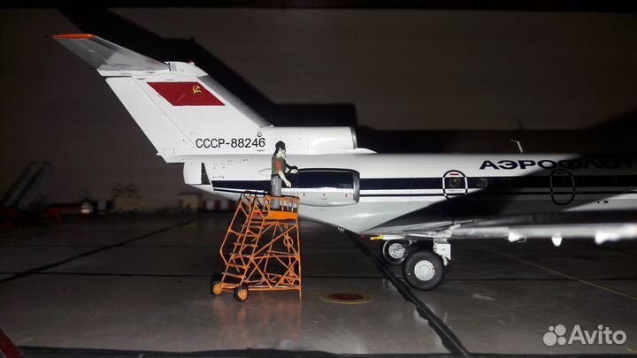 Як-40 в М.1;72 (поздней серии)