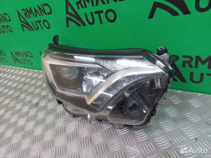 Фара правая Toyota Rav4 4 CA40 2015-2019
