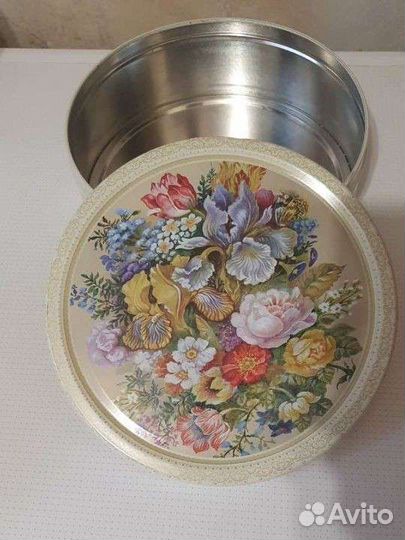 Коробки из под печенья пустые