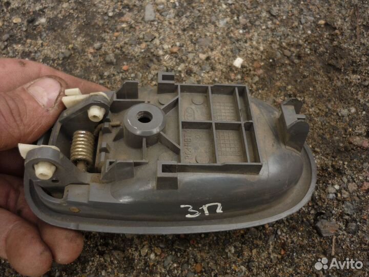 Ручка двери внутренняя задняя правая киа спектра