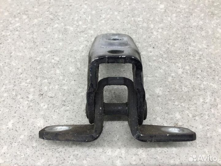 Петля двери передней правой верхняя Mitsubishi Lan