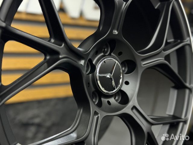 Литые разноширокие диски на Mercedes