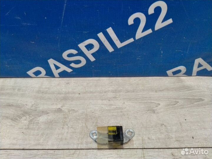 Датчик airbag Toyota Cresta JZX100 1jzge 1997.03