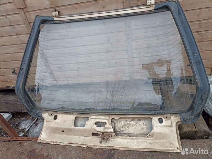Дверь багажника рено
