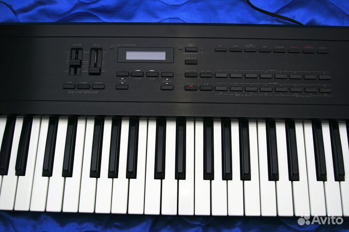 Roland D-10
