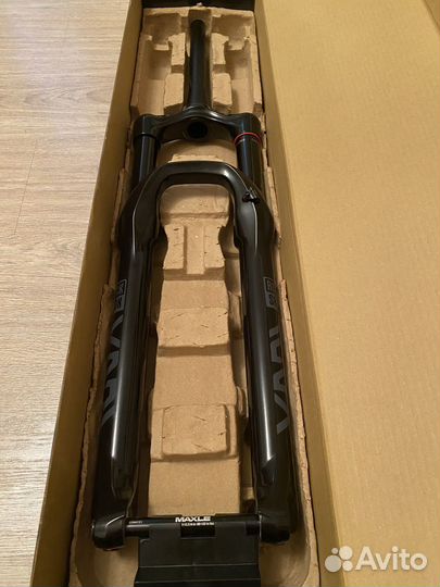 Новые вилки RockShox Yari 27.5-29