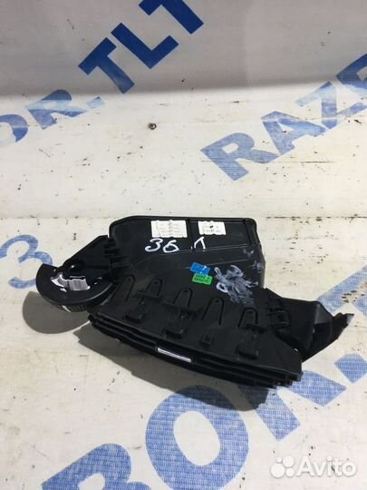 Дефлектор центральный ford focus 3 2.0 ат хетчбек