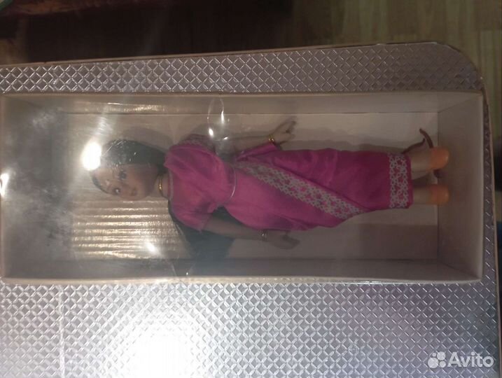 Кукла фарфоровая коллекционная