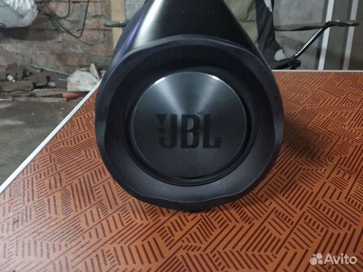 Портативная колонка jbl