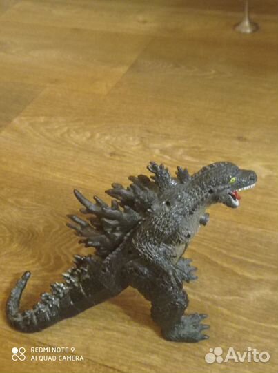 Игрушка с звуковым эффектом