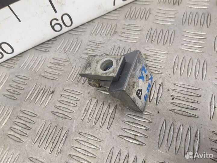 Б/У Петля двери задней правой верхняя#001