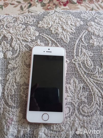 Телефон iPhone se