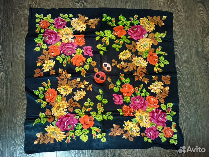 Броши, пуговицы для платков, шарфов, парео