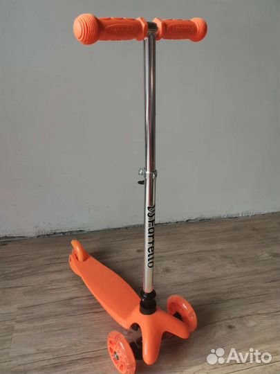 Самокат детский трехколесный новый