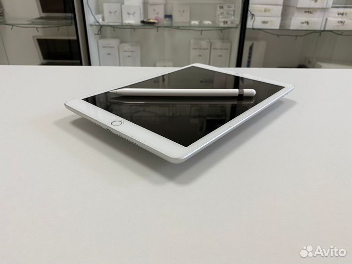iPad 8 32gb + Apple Pencil (комплект)