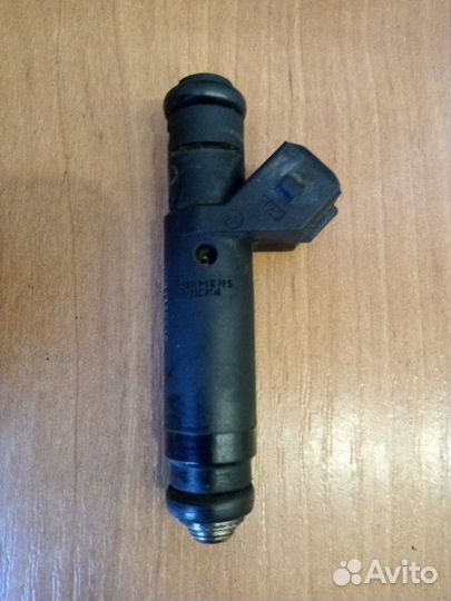 Форсунка топливная Volkswagen Passat B5+ седан ALZ