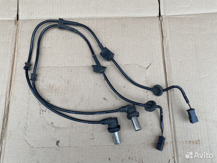 Датчик ABS задний Audi A4 B5 8D0927807A