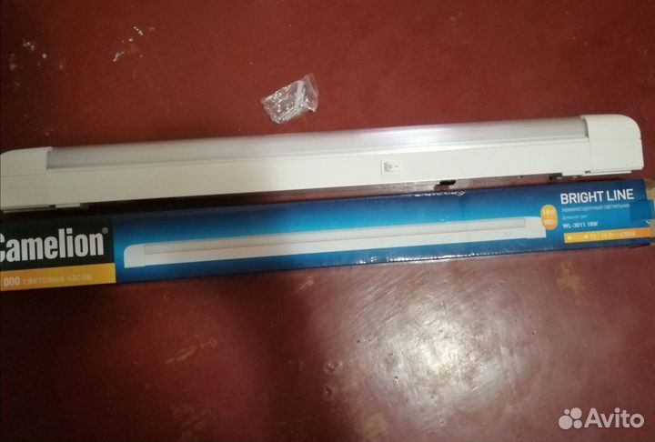 Светильник люминесцентный 67 см новый, лампа