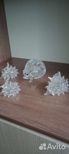 Вазы и хрустальные фигурки