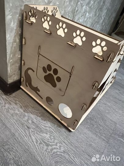 Деревянный домик для кошек, когтеточка