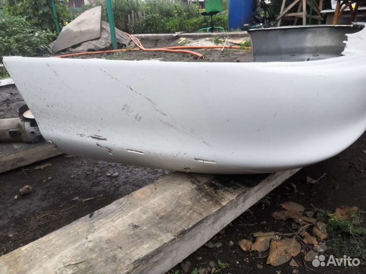 Бампер под восстановление Toyota caldina AT211