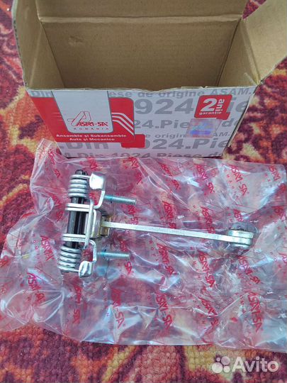 Ограничитель хода двери на Renault Logan