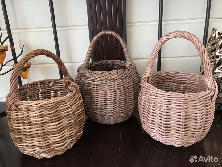 Корзина плетеная из бумажной лозы