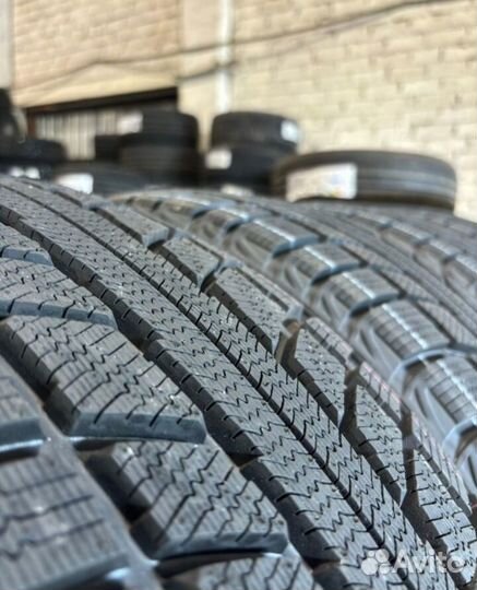 Triangle TR777 215/65 R16 102H